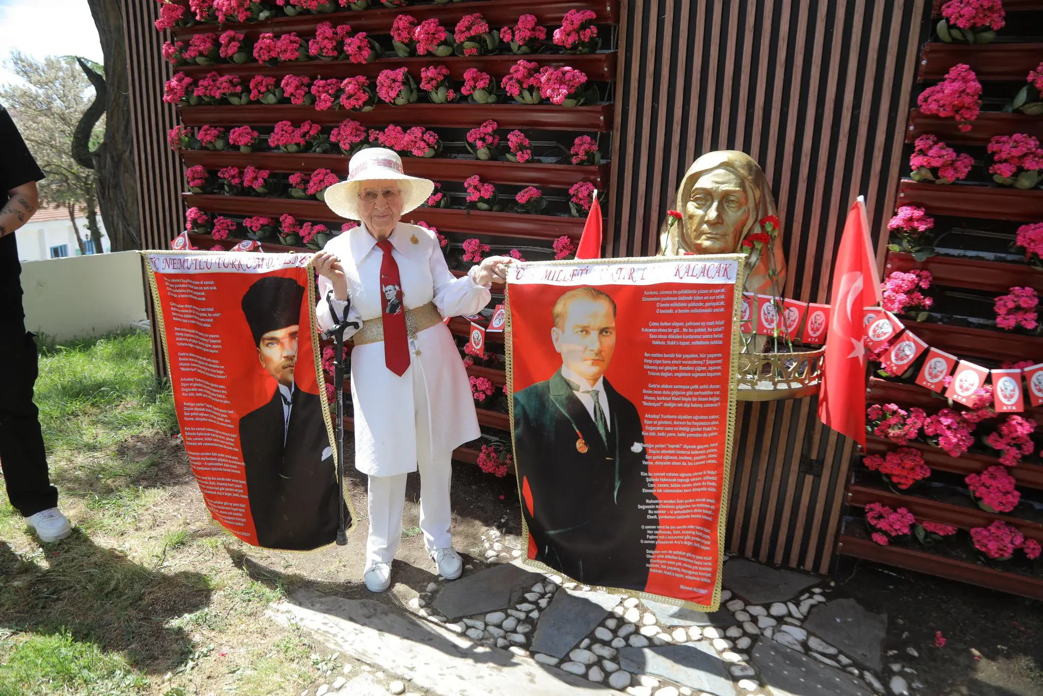 ANNELER GÜNÜ’NDE EDİRNE’NİN DÖRT BİR YANINDA VEFA VE DAYANIŞMA galeri görseli